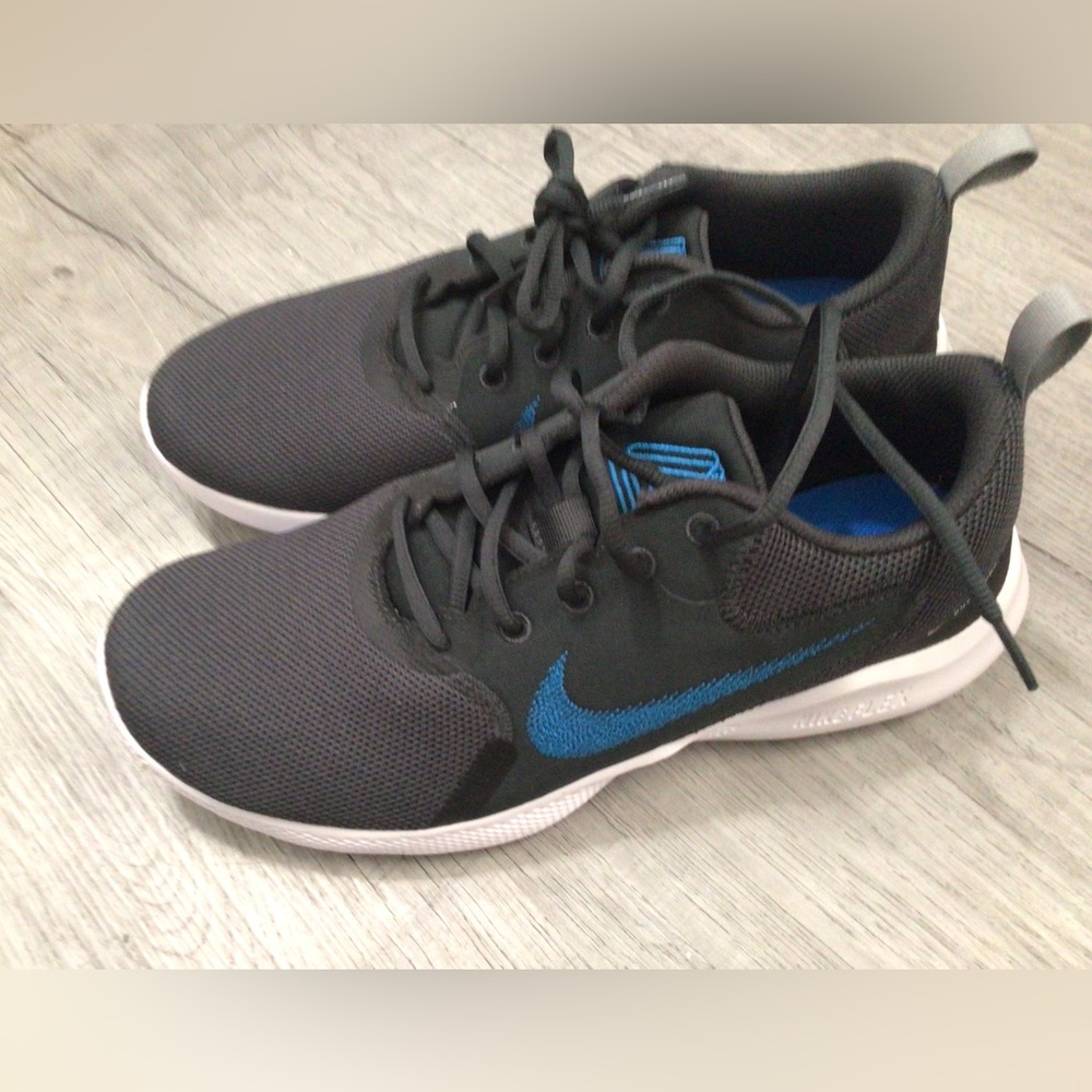 NEVER WORN Nike Flex Experience Run 10 Running Shoes
